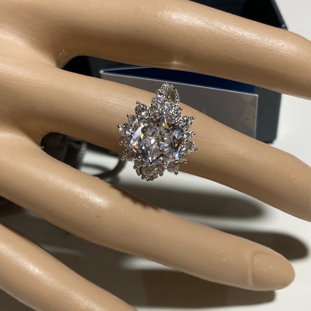 Elegant Silver Women's Ring